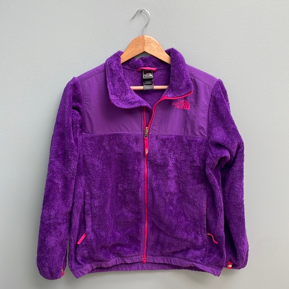 • FLEECE JACKET •